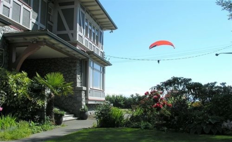 Imagen de los exteriores del Hotel Dashwood Manor Seaside Bed And Breakfast. Foto 18