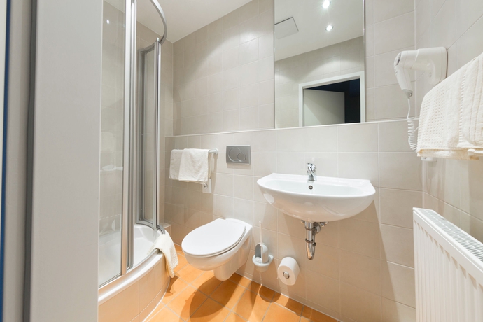 Imagen de la habitación del Hotel Daspaul. Foto 10