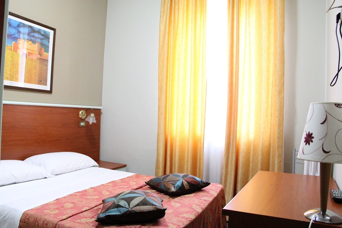 Imagen de la habitación del Hotel Dateo. Foto 2