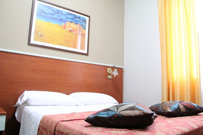 Imagen de la habitación del Hotel Dateo. Foto 3