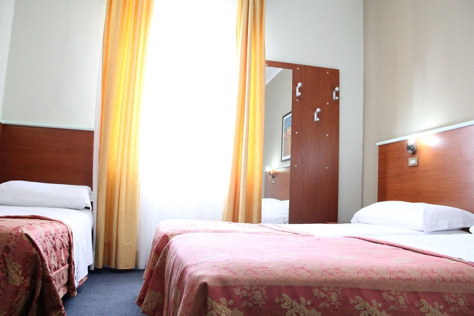 Imagen de la habitación del Hotel Dateo. Foto 10