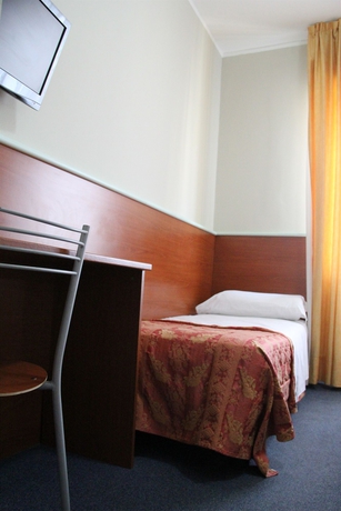 Imagen de la habitación del Hotel Dateo. Foto 15