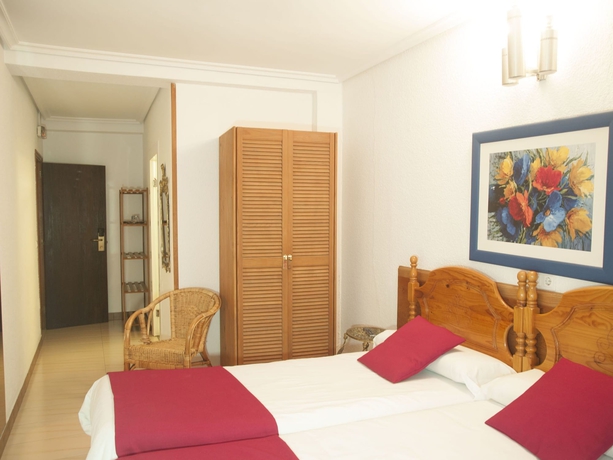 Imagen de la habitación del Hotel Dato 2. Foto 6