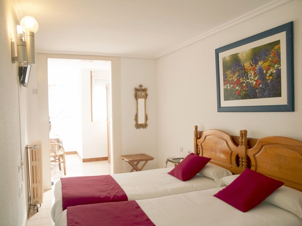 Imagen de la habitación del Hotel Dato 2. Foto 7