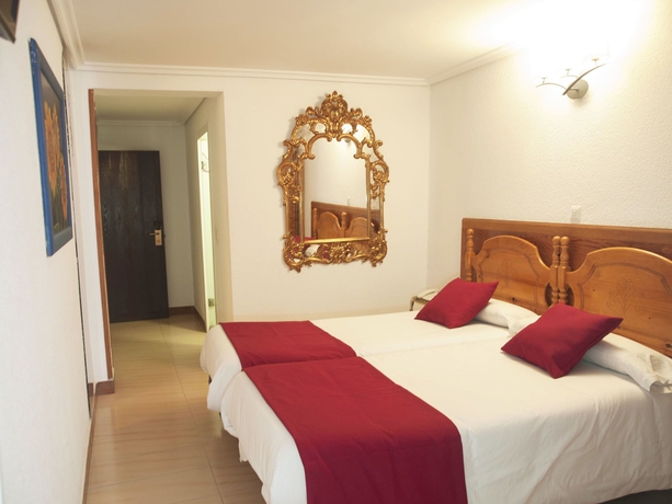 Imagen de la habitación del Hotel Dato 2. Foto 8