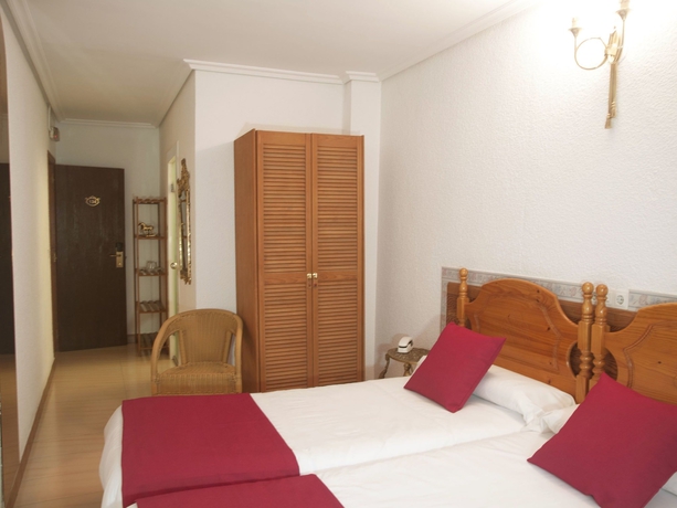 Imagen de la habitación del Hotel Dato 2. Foto 11