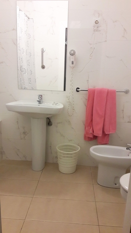 Imagen de la habitación del Hotel Dato 2. Foto 13