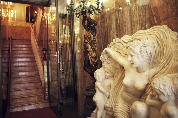 Imagen de los interiores del Hotel Dato. Foto 7