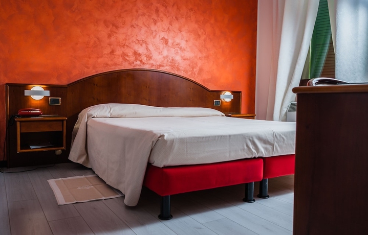 Imagen de la habitación del Hotel Daunia. Foto 6