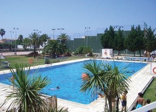 Imagen de la piscina del Hotel Daurada Park. Foto 8