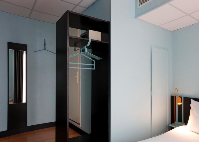 Imagen de la habitación del Hotel Daval. Foto 9