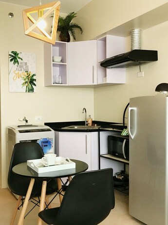 Imagen de la habitación del Hotel Davao Boutique Condos. Foto 27