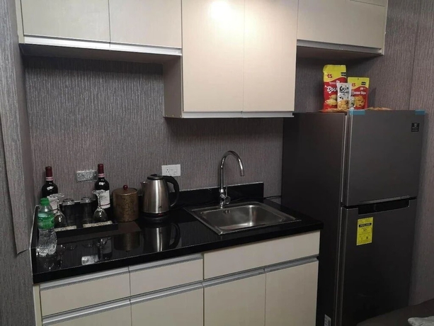Imagen de la habitación del Hotel Davao Central Suites. Foto 5