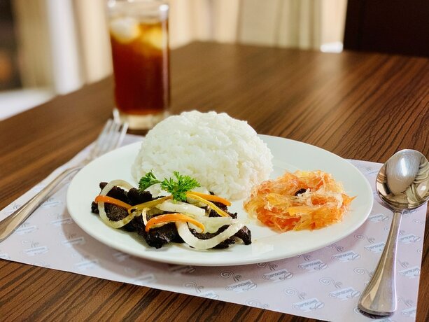 Imagen del bar/restaurante del Hotel Davao Persimmon Suites. Foto 17