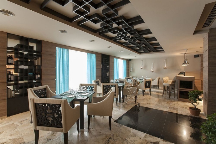 Imagen del bar/restaurante del Hotel Dave Yerevan. Foto 2