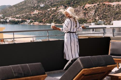 Imagen general del Hotel Dave by the Beach Loutraki. Foto 2