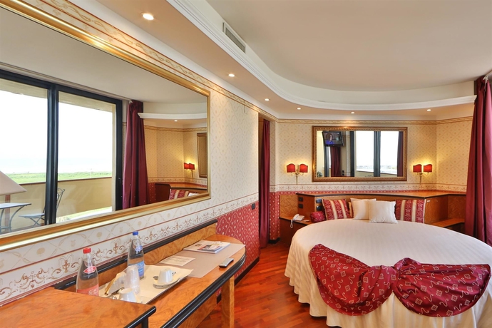 Imagen de la habitación del Hotel David Palace. Foto 4