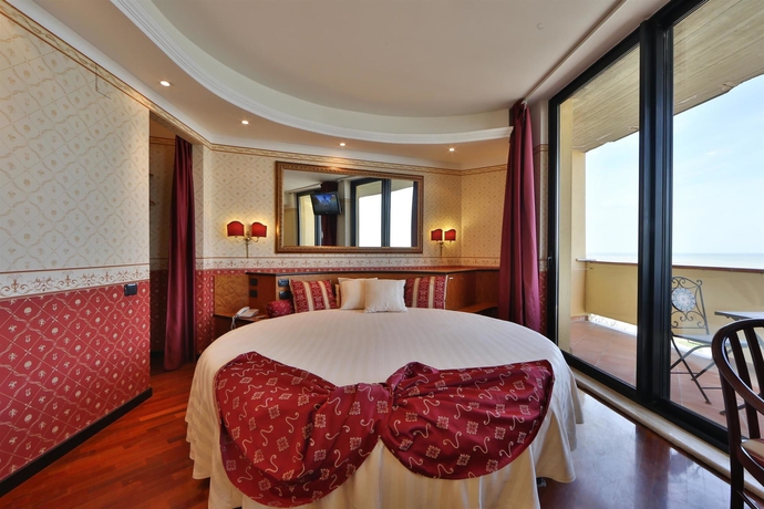 Imagen de la habitación del Hotel David Palace. Foto 5