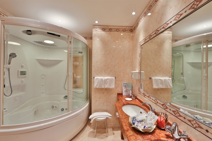 Imagen de la habitación del Hotel David Palace. Foto 6