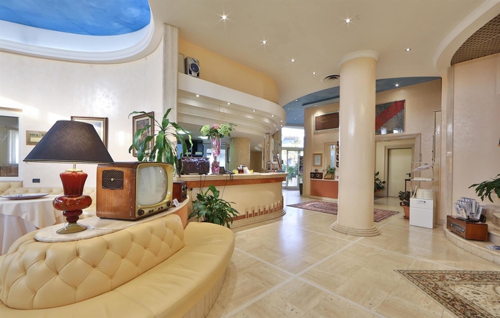 Imagen de los interiores del Hotel David Palace. Foto 16