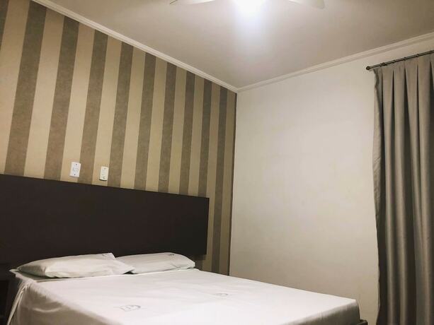 Imagen de la habitación del Hotel David Plaza. Foto 17