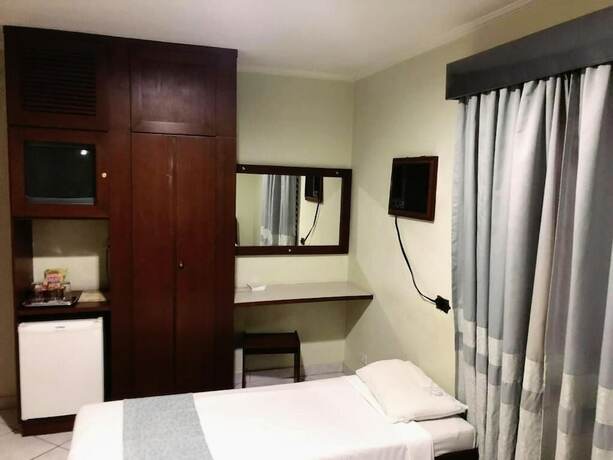 Imagen de la habitación del Hotel David Plaza. Foto 29