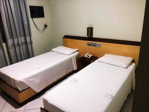 Imagen de la habitación del Hotel David Plaza. Foto 33