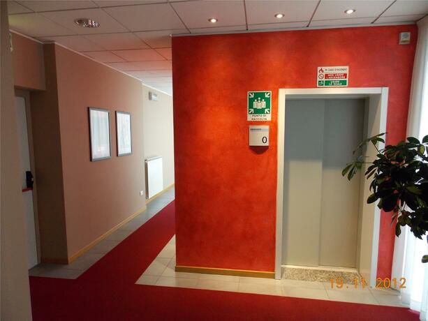 Imagen general del Hotel David, Sesto Calende. Foto 6