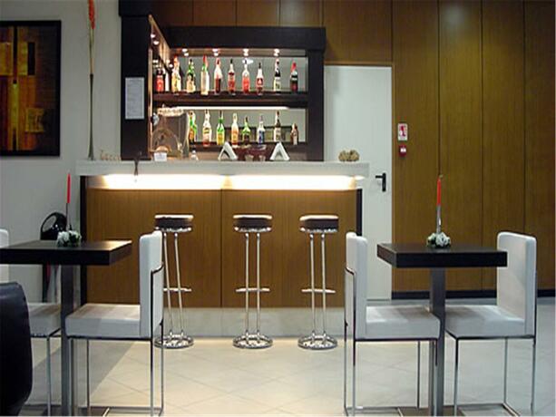 Imagen general del Hotel David, Sesto Calende. Foto 9