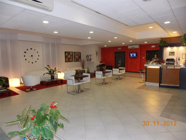 Imagen general del Hotel David, Sesto Calende. Foto 10