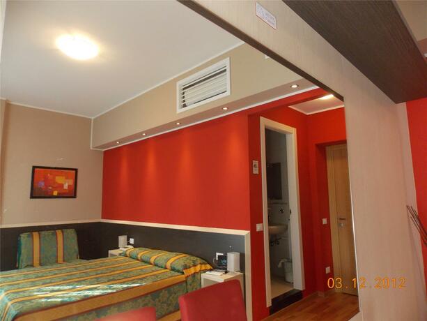 Imagen general del Hotel David, Sesto Calende. Foto 30