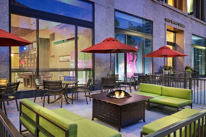 Imagen del bar/restaurante del Hotel David Whitney, Autograph Collection. Foto 4