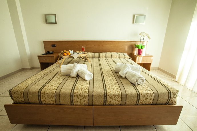 Imagen de la habitación del Hotel Davide. Foto 6