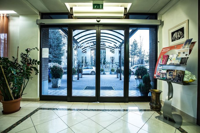 Imagen de los interiores del Hotel Davide. Foto 18