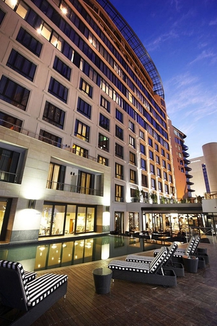 Imagen de la piscina del Hotel Davinci Hotel And Suites On Nelson Mandela Square. Foto 15