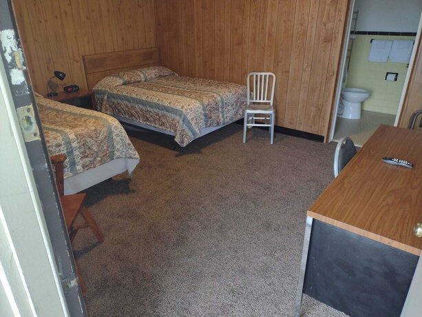 Imagen de la habitación del Hotel Davis Motel. Foto 17