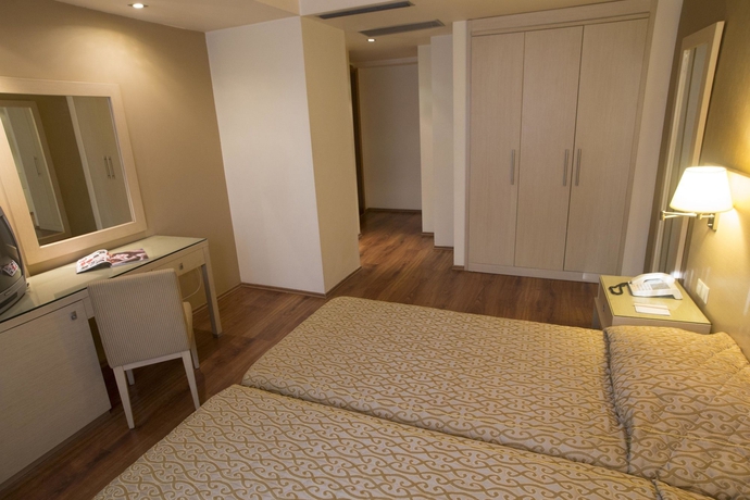 Imagen de la habitación del Hotel Davitel Tobacco. Foto 8