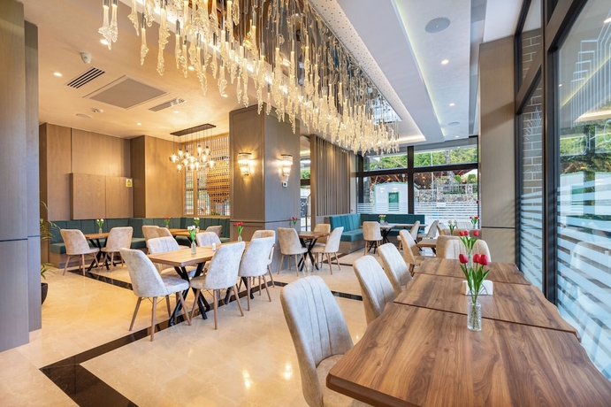 Imagen del bar/restaurante del Hotel Davo. Foto 1