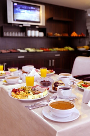 Imagen del bar/restaurante del Hotel Davos, Estambul. Foto 2