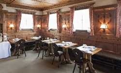 Imagen del bar/restaurante del Hotel Davoserhof. Foto 2