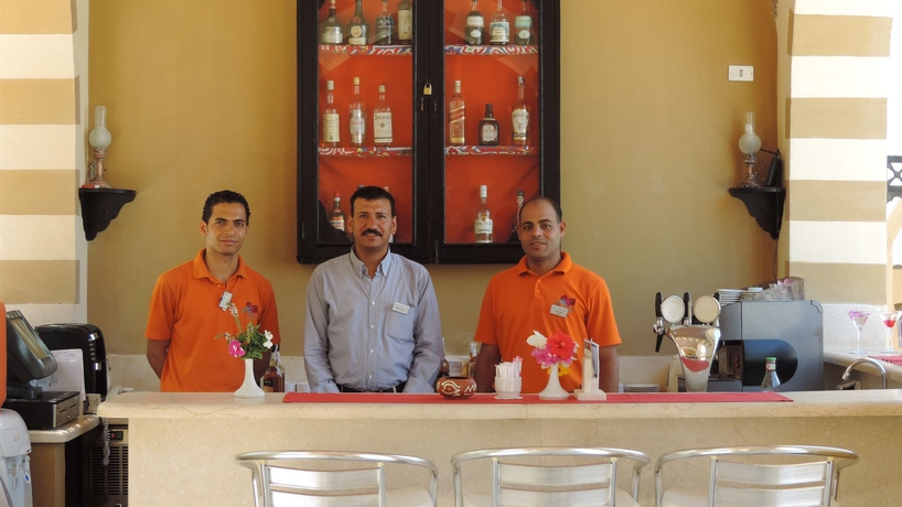 Imagen del bar/restaurante del Hotel Dawar El Omda - Adult Only. Foto 2