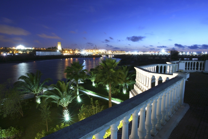 Imagen de la piscina del Hotel Dawliz Rabat Art and Spa. Foto 13