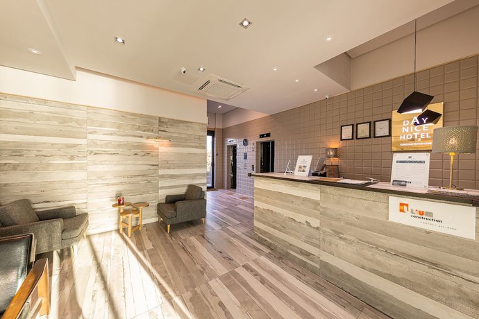Imagen de los interiores del Hotel Day Nice. Foto 18