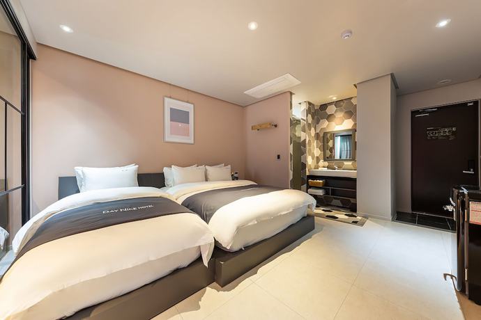 Imagen de la habitación del Hotel Day Nice. Foto 9