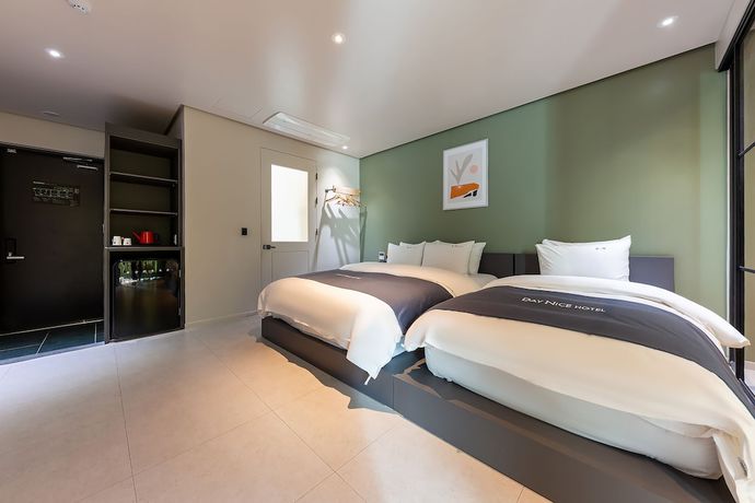 Imagen de la habitación del Hotel Day Nice. Foto 15