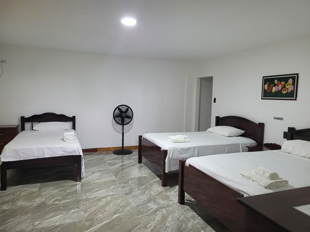 Imagen de la habitación del Hotel Day and Night. Foto 17