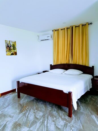 Imagen de la habitación del Hotel Day and Night. Foto 18