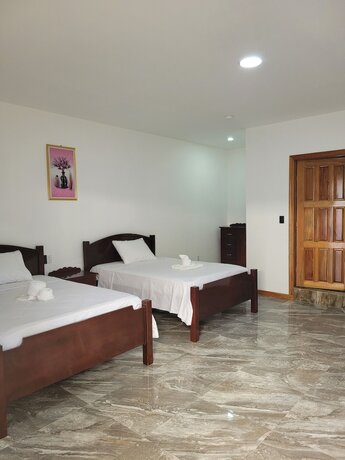 Imagen general del Hotel Day and Night. Foto 10
