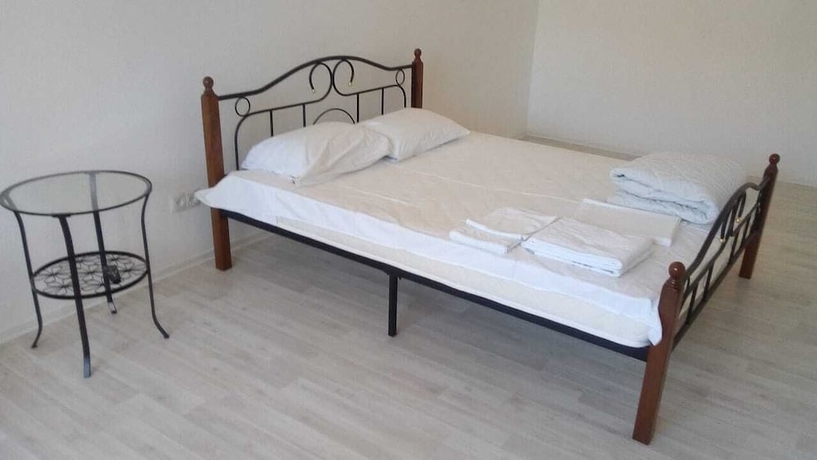 Imagen de la habitación del Hotel Day-Night. Foto 2