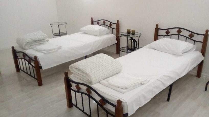 Imagen de la habitación del Hotel Day-Night. Foto 4